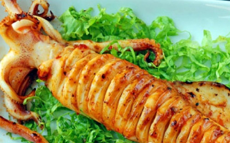 Mực ống nướng sa tế